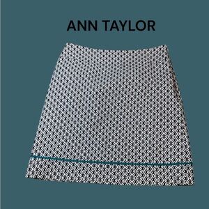 ANN TAYLOR geometric print mini skirt